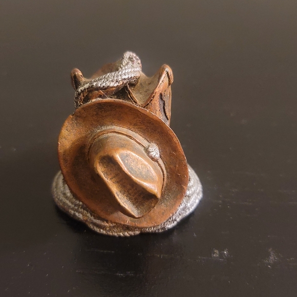 2" Cowboy Hat Boots and Rope Decorative Figure - Picture 4 of 5